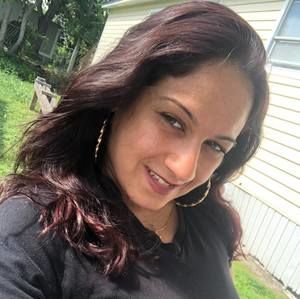 Meet your Posher, Iris